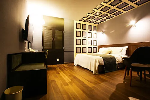Karak Tourist Hotel Seúl